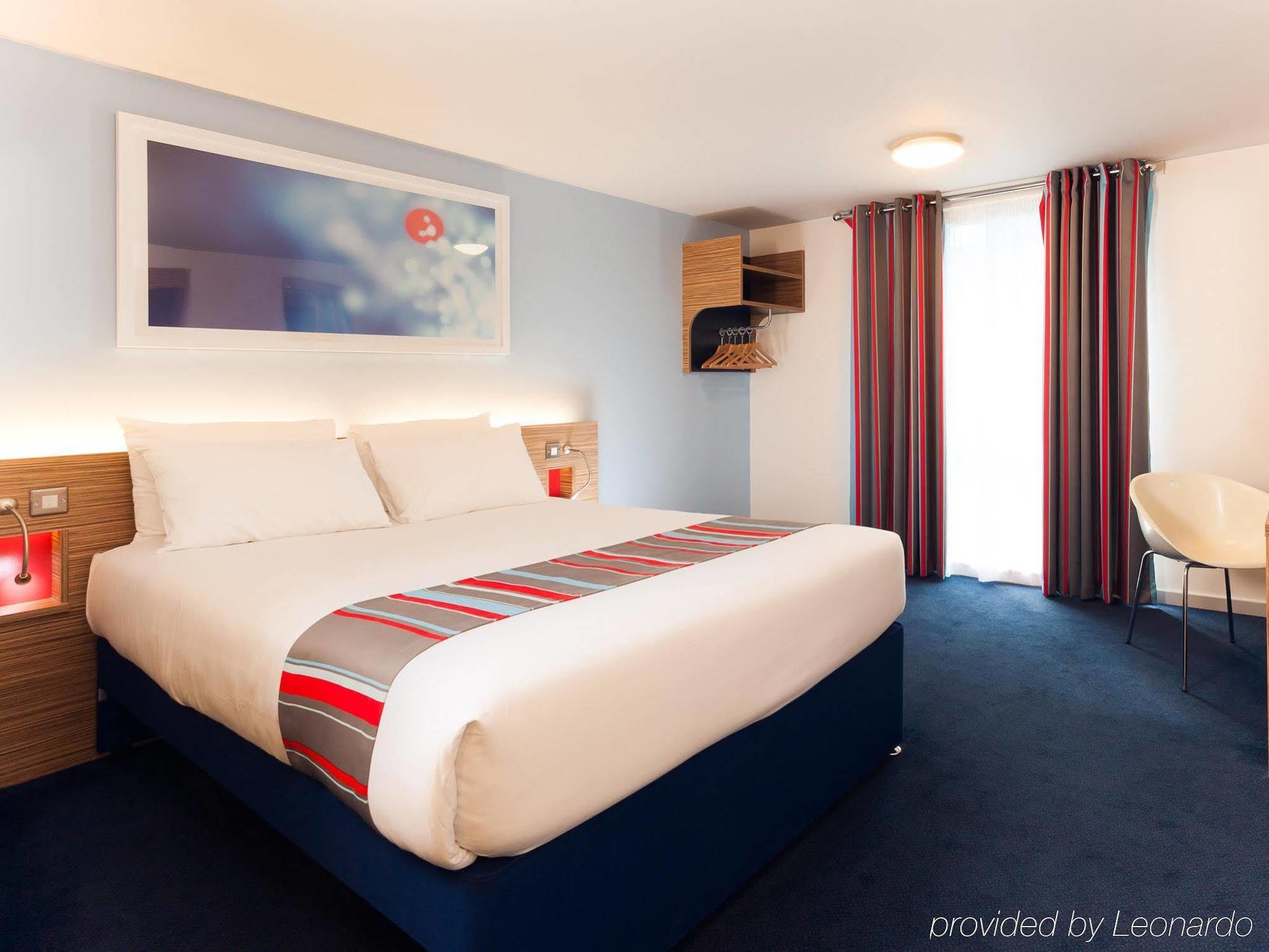 Travelodge Liverpool Stonedale Park Экстерьер фото
