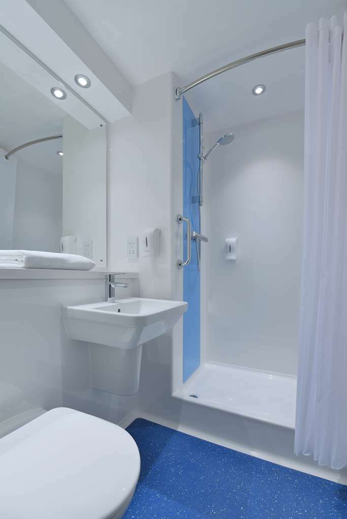 Travelodge Liverpool Stonedale Park Номер фото