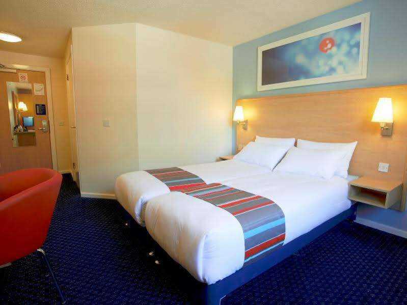 Travelodge Liverpool Stonedale Park Экстерьер фото