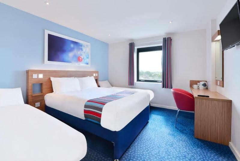 Travelodge Liverpool Stonedale Park Экстерьер фото